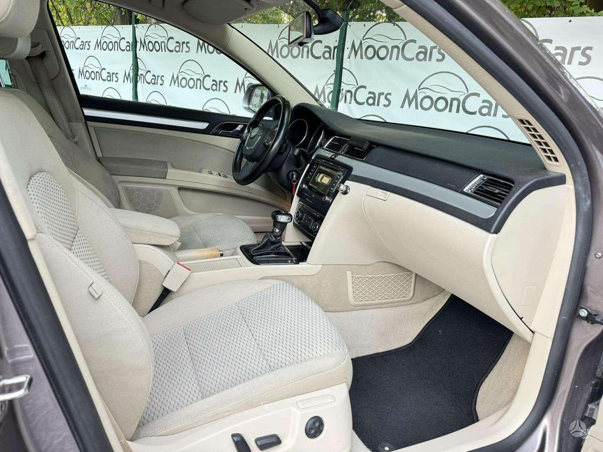 Skoda Superb 2011 — photo 14
