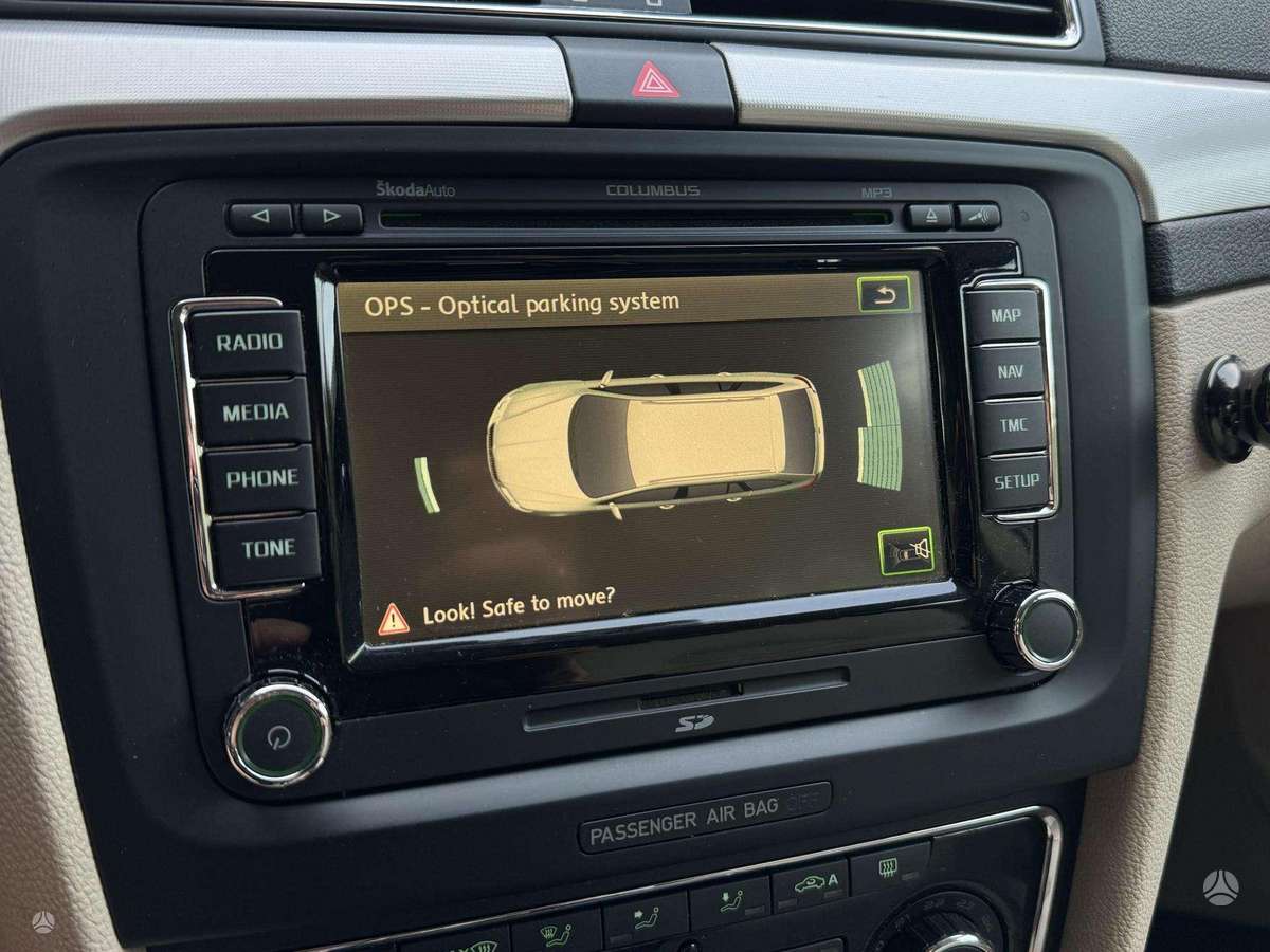 Skoda Superb 2011 — photo 17