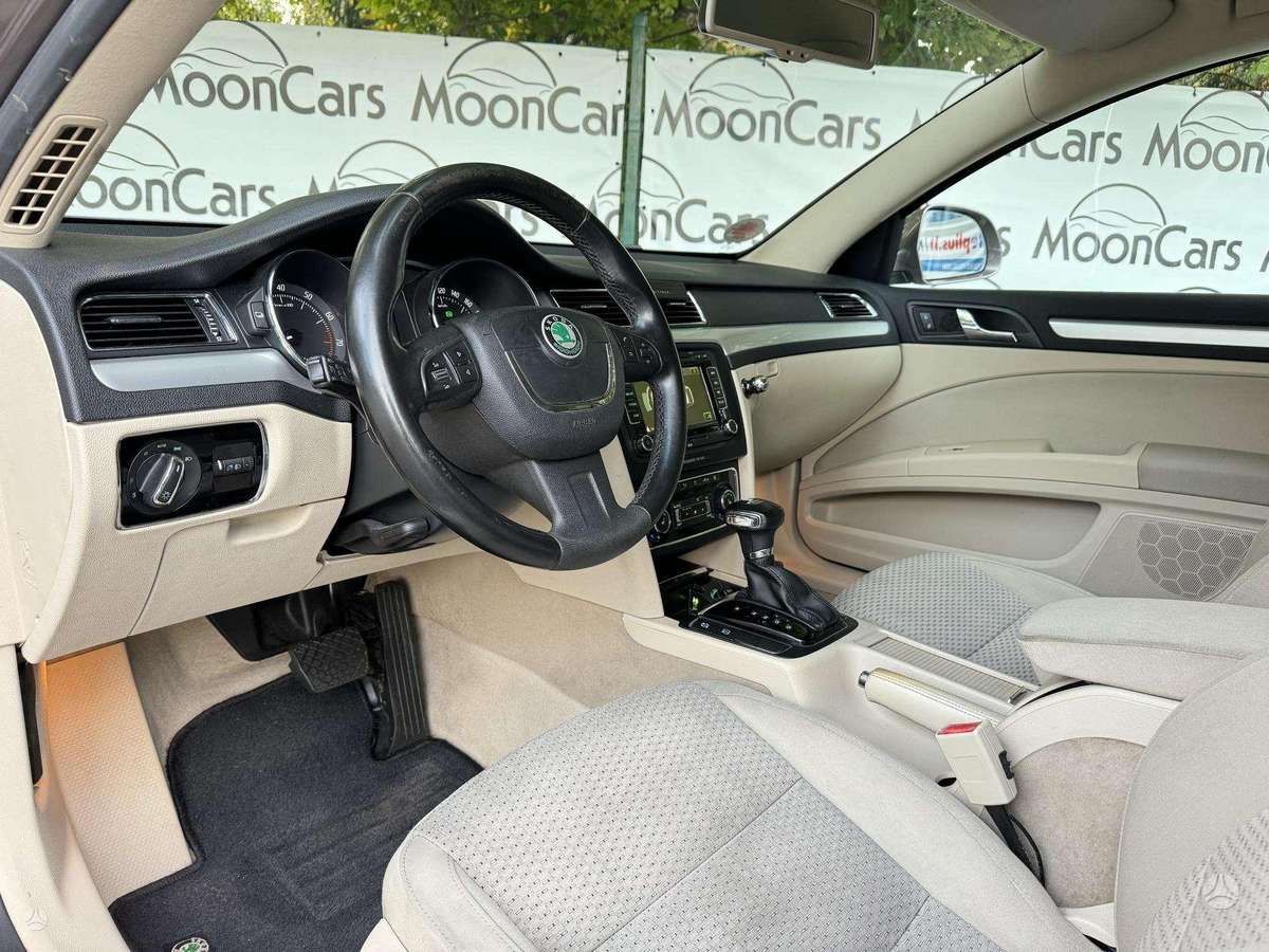 Skoda Superb 2011 — photo 9