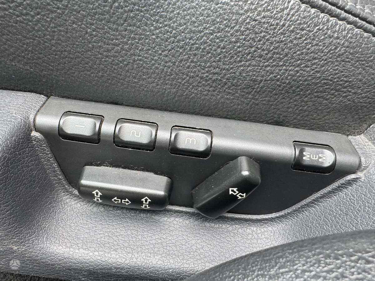 Volvo V70 2004 — фото 12