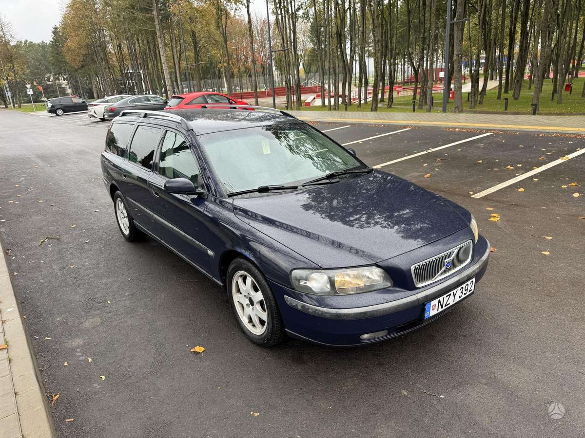 Volvo V70 2004 — салон