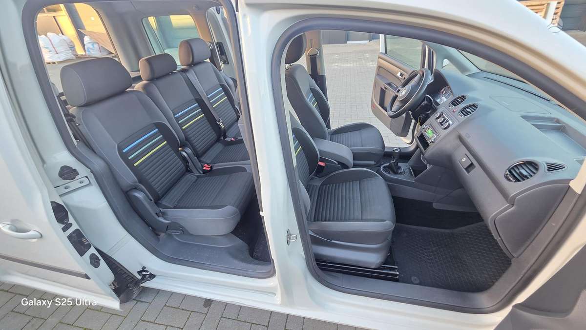 Volkswagen Caddy 2015 — салон
