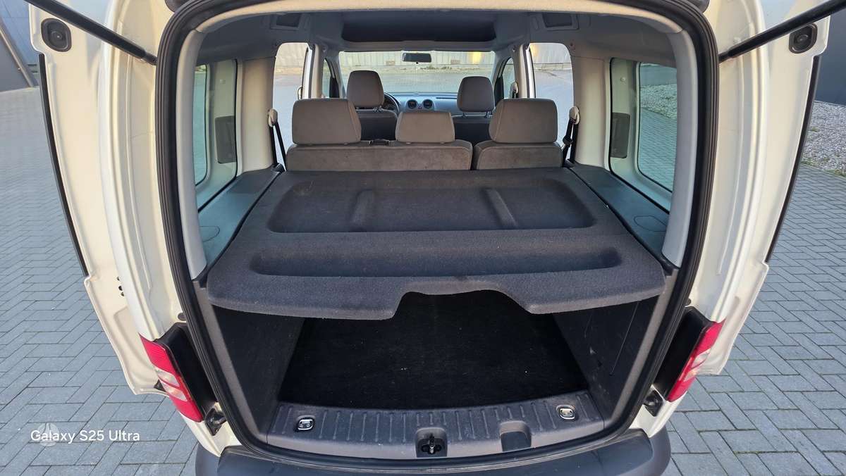 Volkswagen Caddy 2015 — двигун 1600 cm³, 102 HP (75kW)