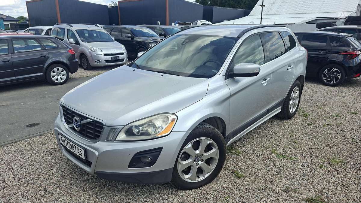 Volvo XC60 2010 — вигляд ззаду