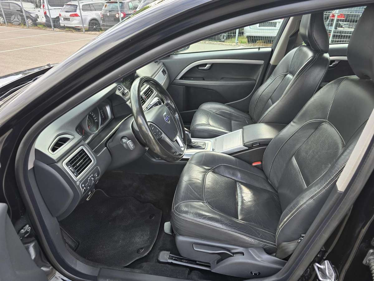 Volvo V70 2015 — photo 10