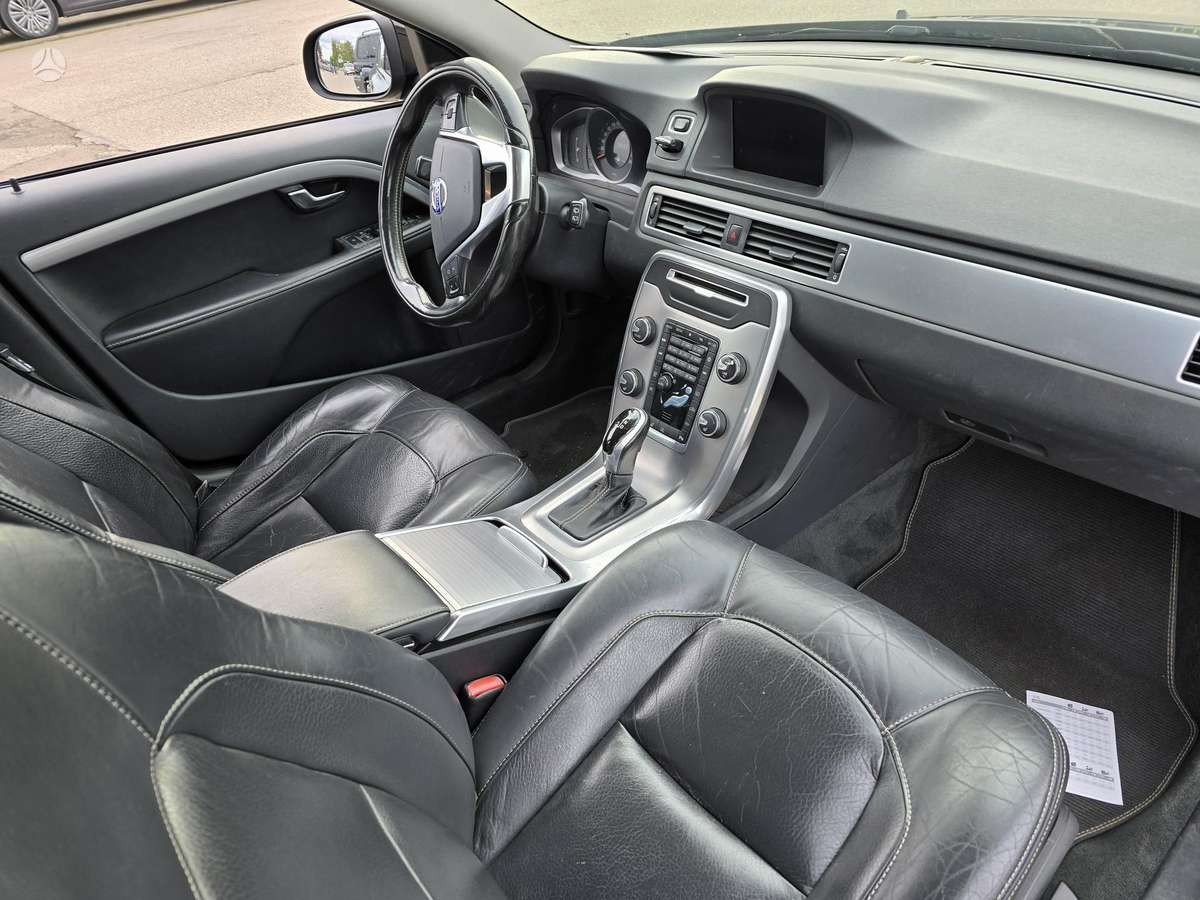 Volvo V70 2015 — photo 13