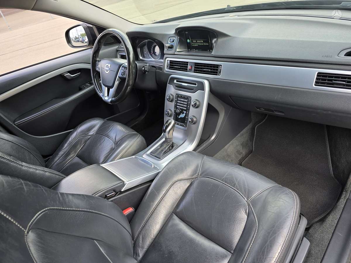 Volvo V70 2015 — photo 13