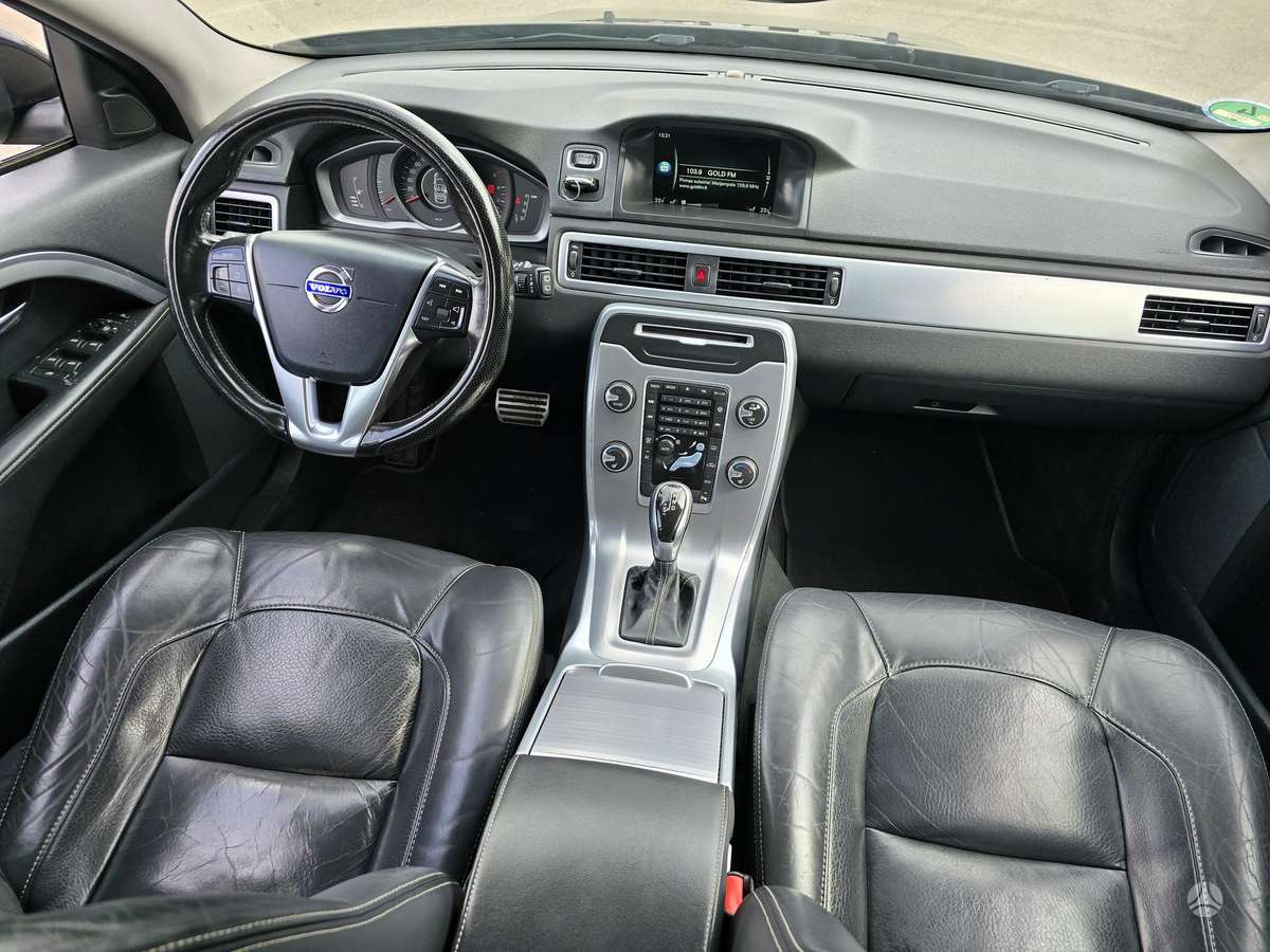 Volvo V70 2015 — photo 14