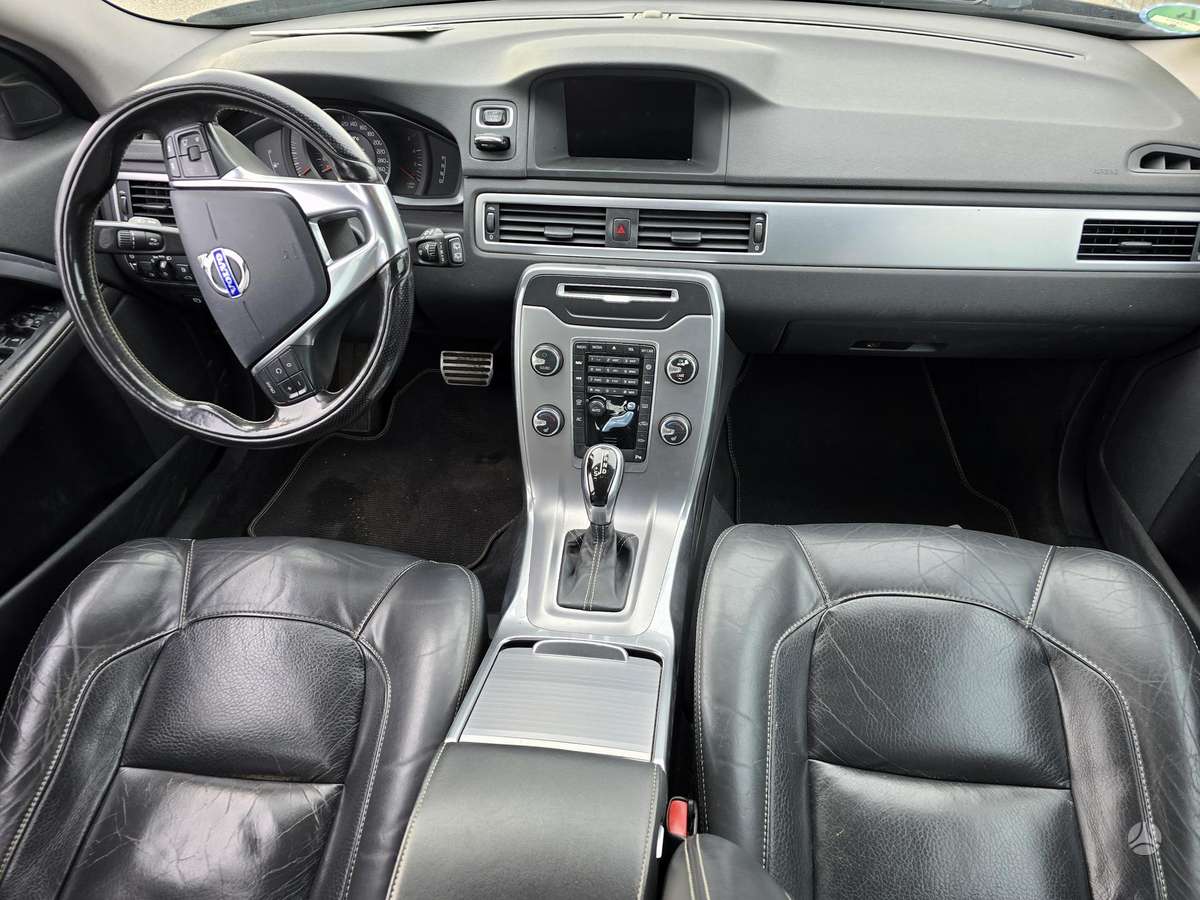 Volvo V70 2015 — photo 15