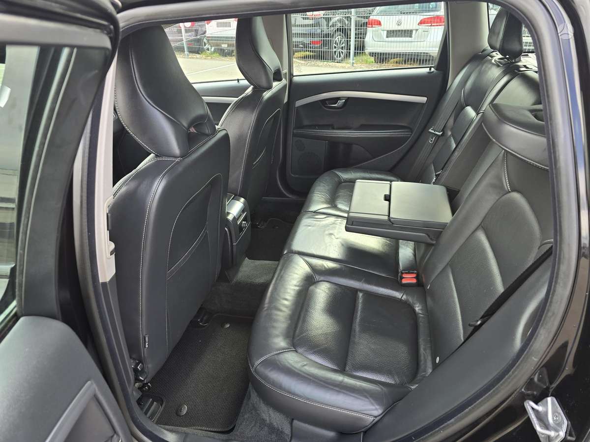 Volvo V70 2015 — photo 16