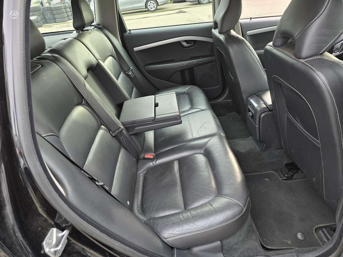 Volvo V70 2015 — photo 16