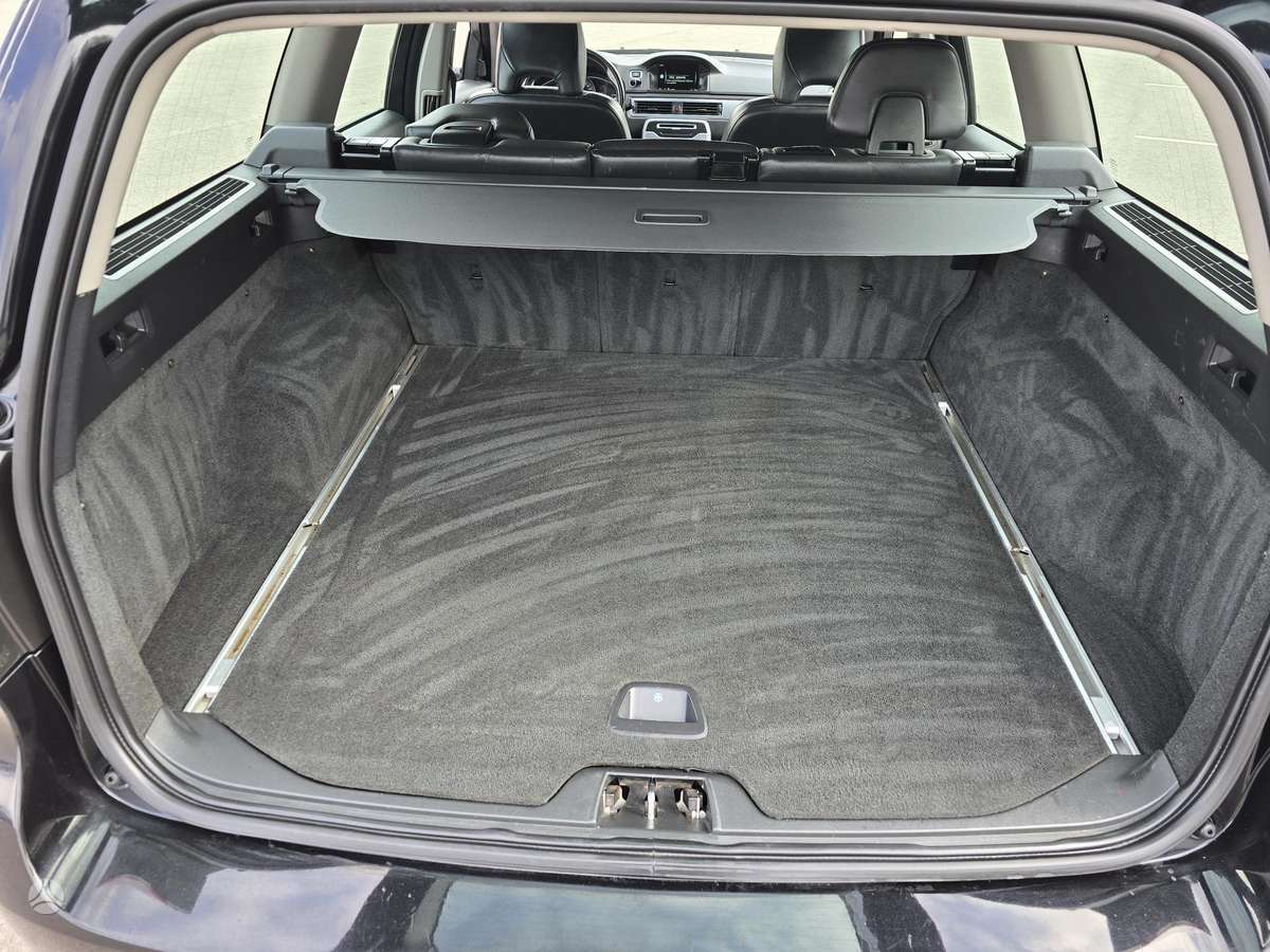 Volvo V70 2015 — photo 21