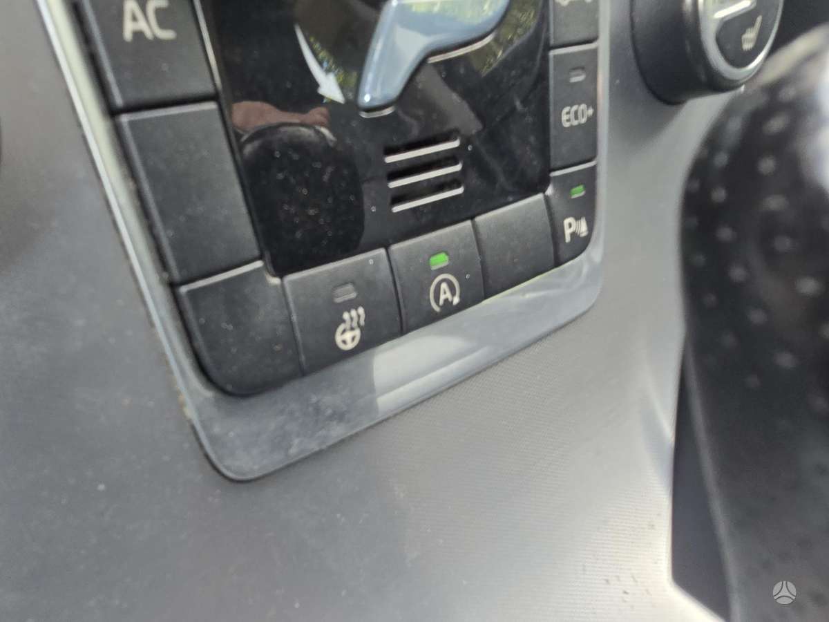 Volvo V70 2015 — photo 21