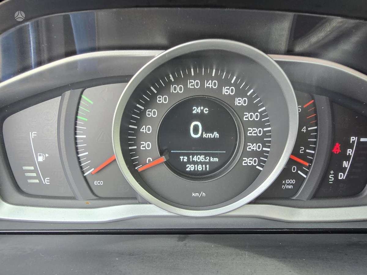 Volvo V70 2015 — photo 9