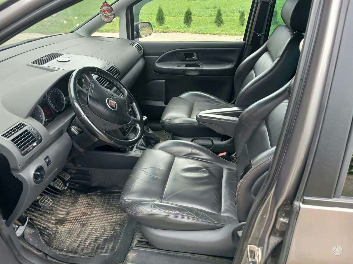 Seat Alhambra 2007 — вигляд ззаду