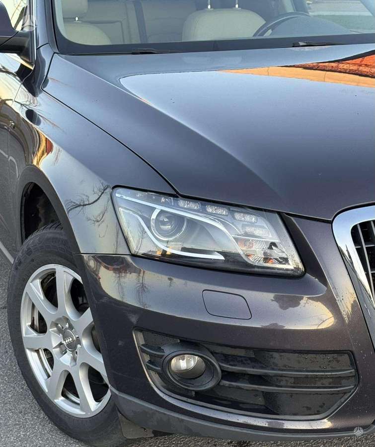Audi Q5 2009 — двигун 1984 cm³, 211 HP (155kW)