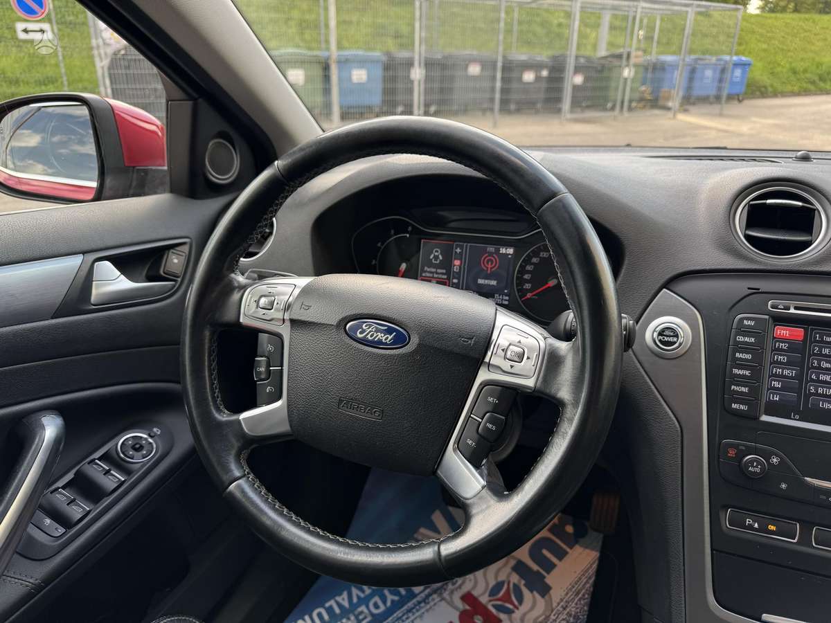 Ford Mondeo 2013 — photo 11