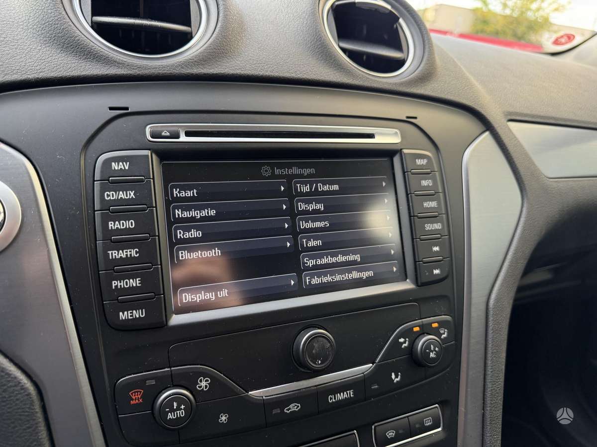Ford Mondeo 2013 — photo 14