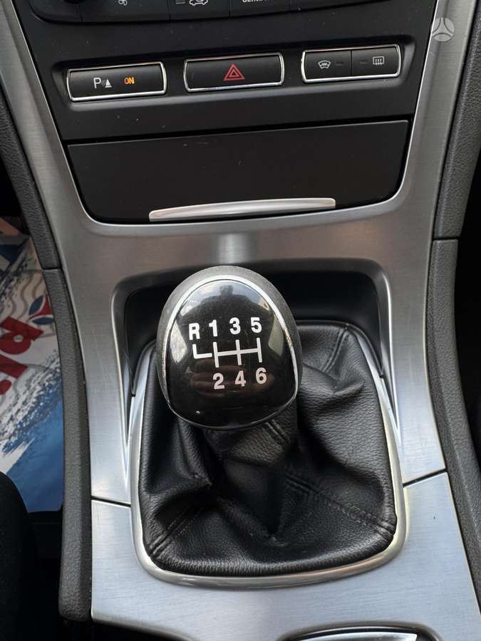 Ford Mondeo 2013 — photo 23