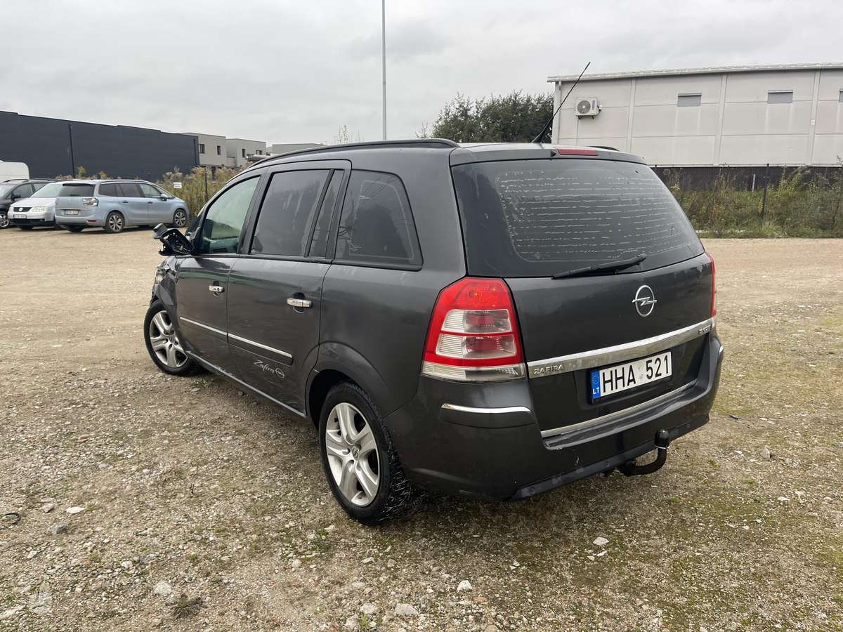 Opel Zafira 2009 — interior