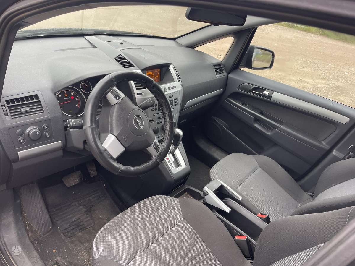 Opel Zafira 2009 — photo 5