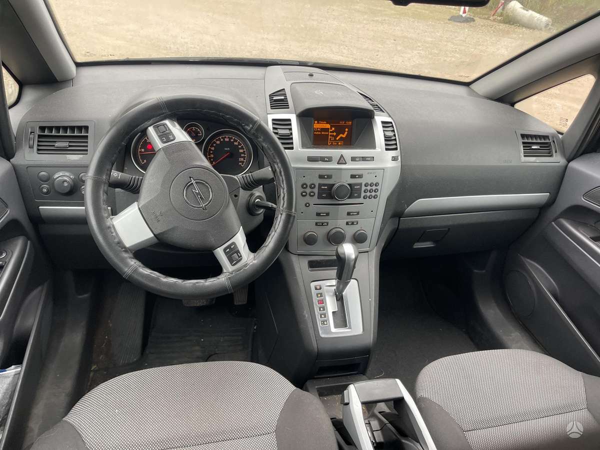 Opel Zafira 2009 — photo 6