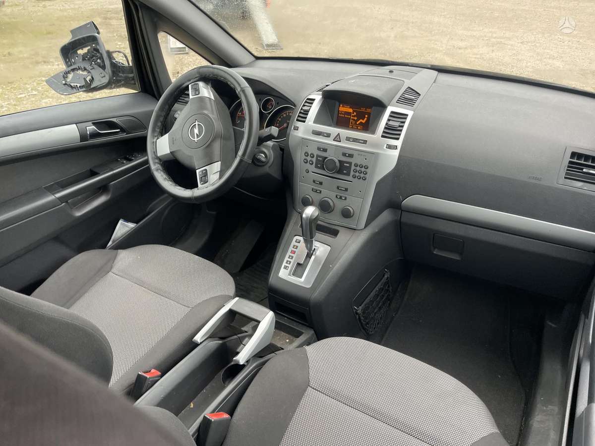 Opel Zafira 2009 — photo 7