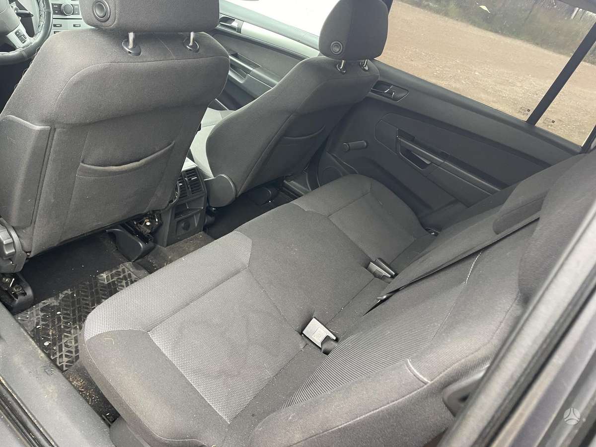 Opel Zafira 2009 — photo 8