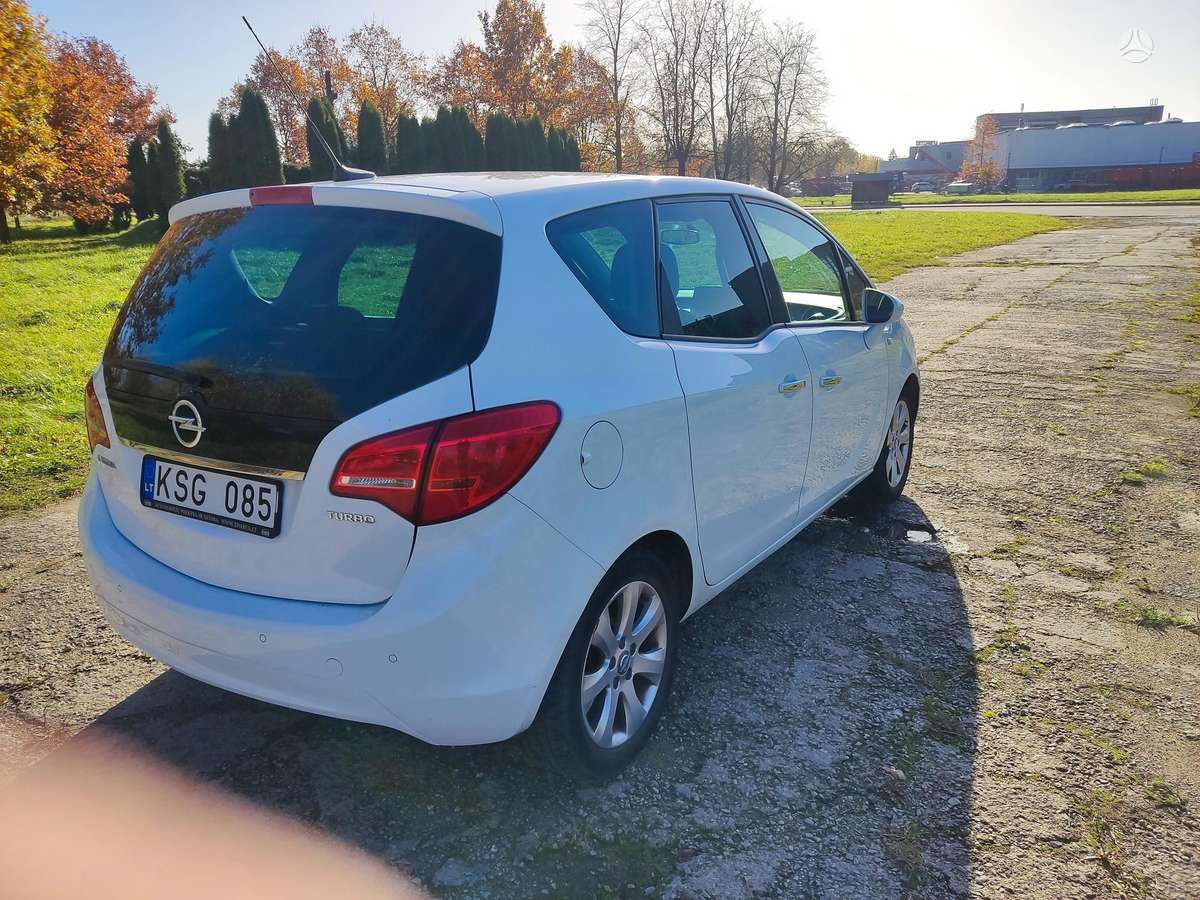 Opel Meriva 2010 — двигун 1364 cm³, 120 HP (88kW)