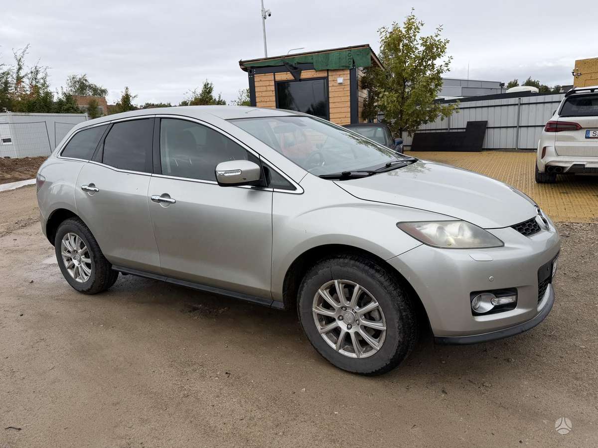 Mazda CX-7 2009 — салон