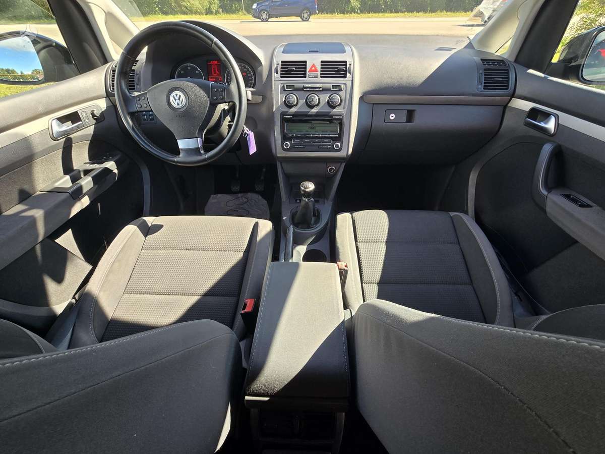 Volkswagen Touran 2010 — photo 7