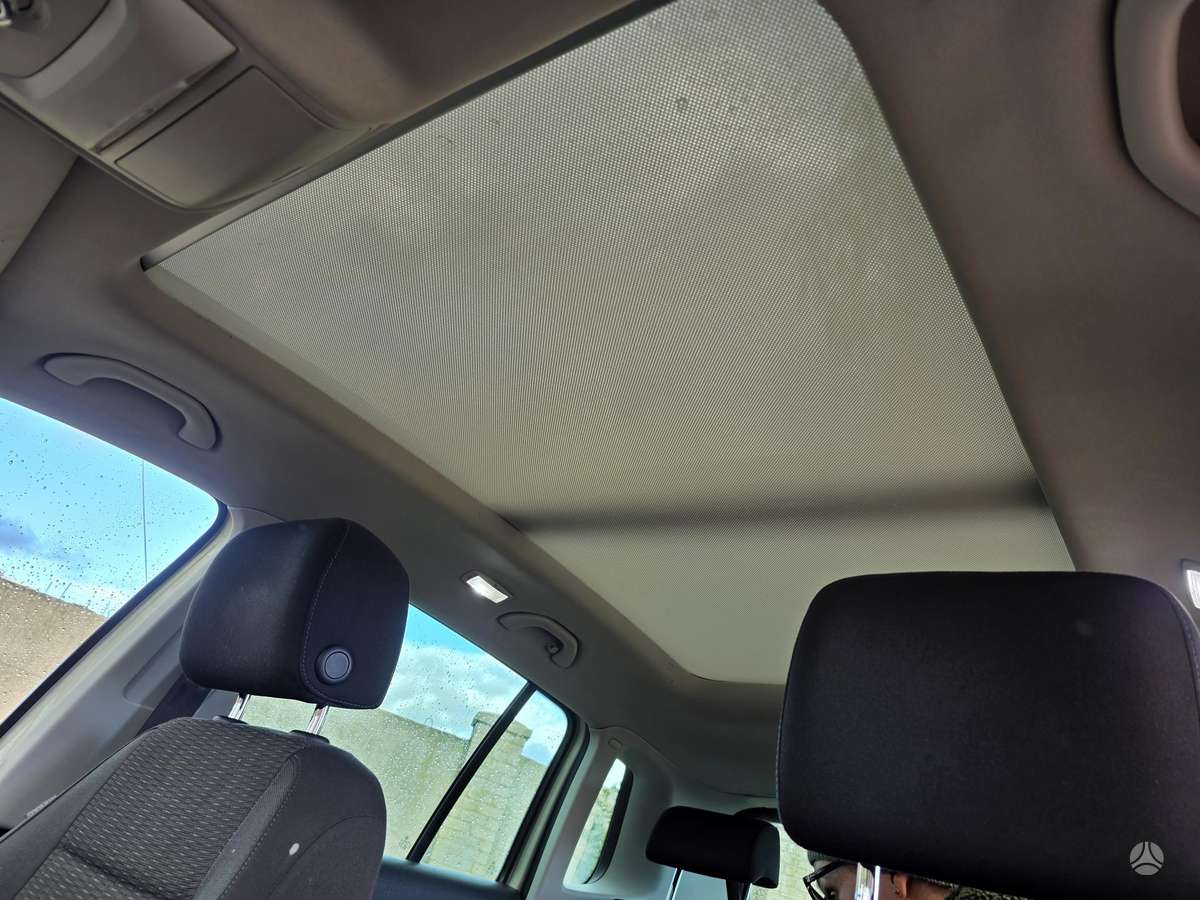 Volkswagen Tiguan 2012 — photo 11