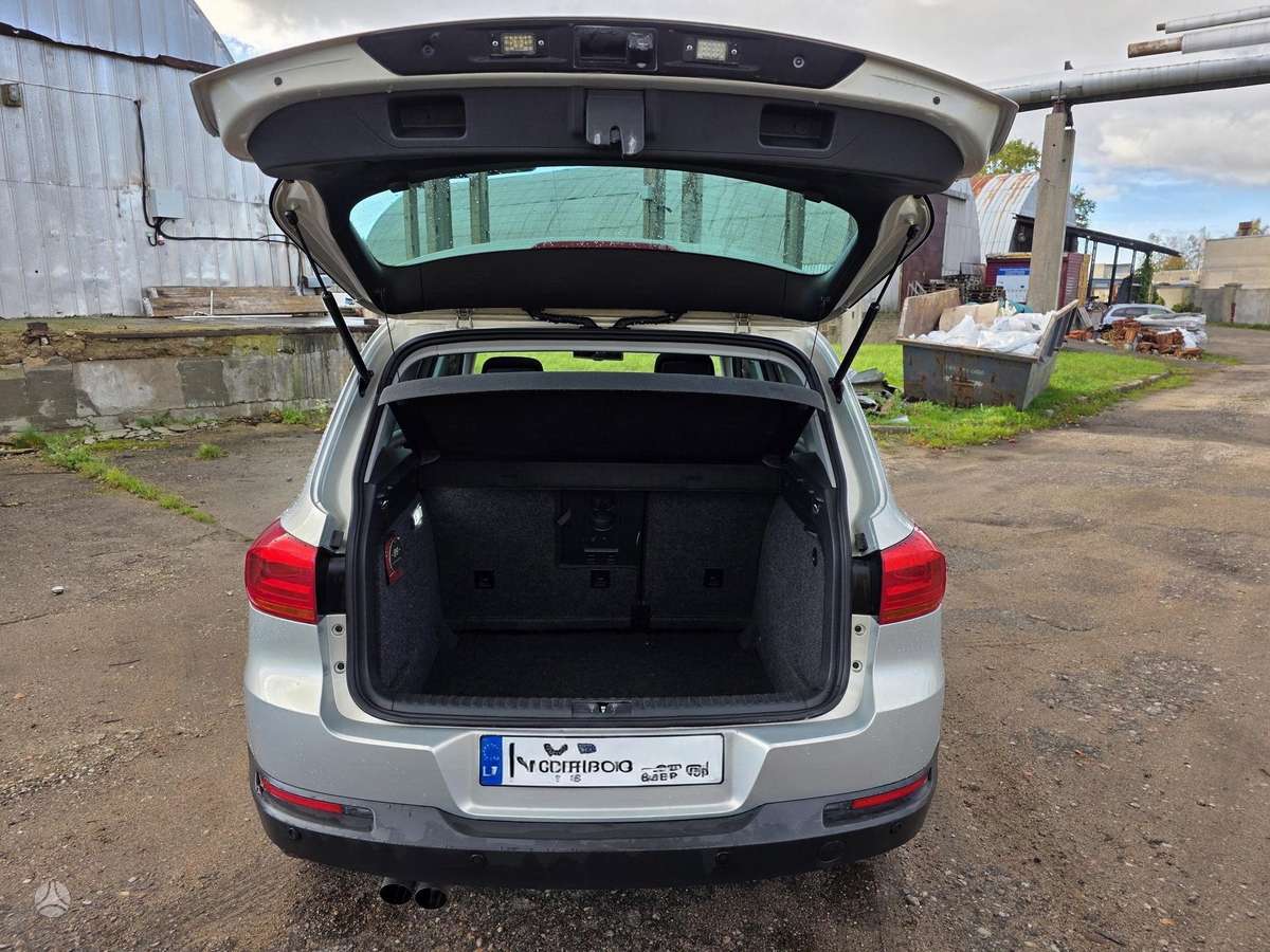 Volkswagen Tiguan 2012 — photo 15