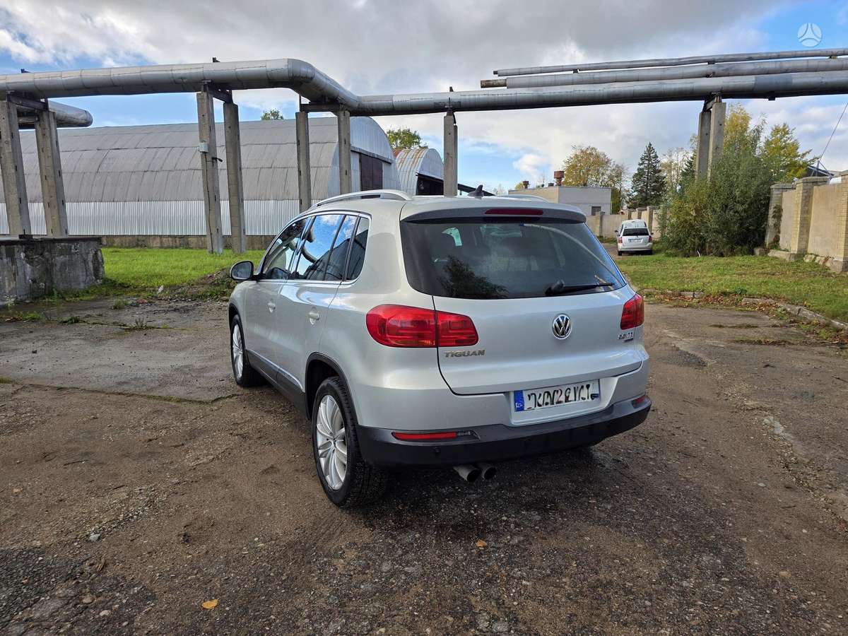 Volkswagen Tiguan 2012 — engine 1968 cm³, 140 HP (103kW)