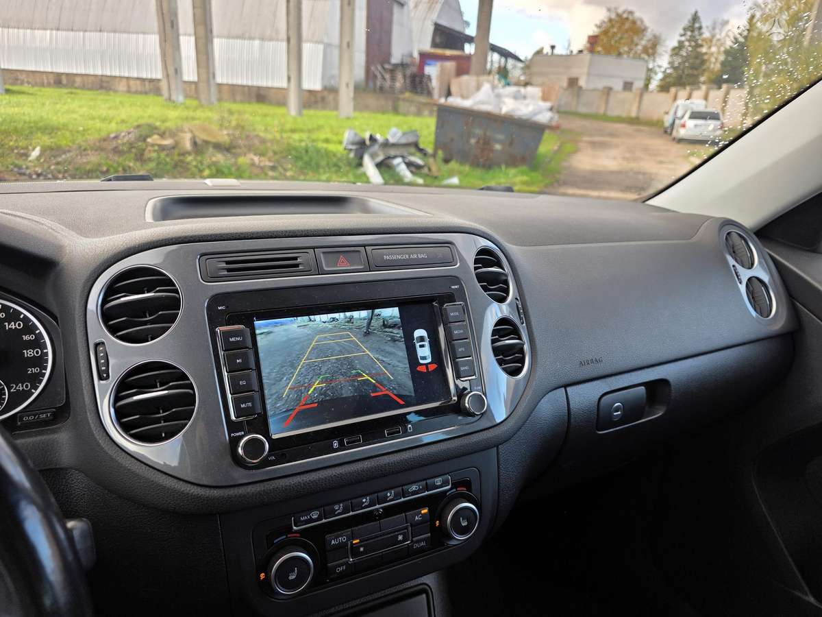 Volkswagen Tiguan 2012 — photo 8