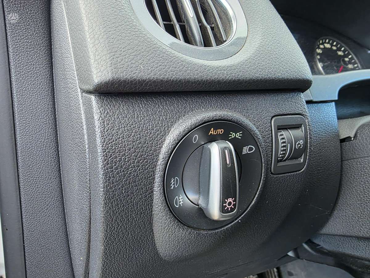 Volkswagen Tiguan 2012 — photo 9
