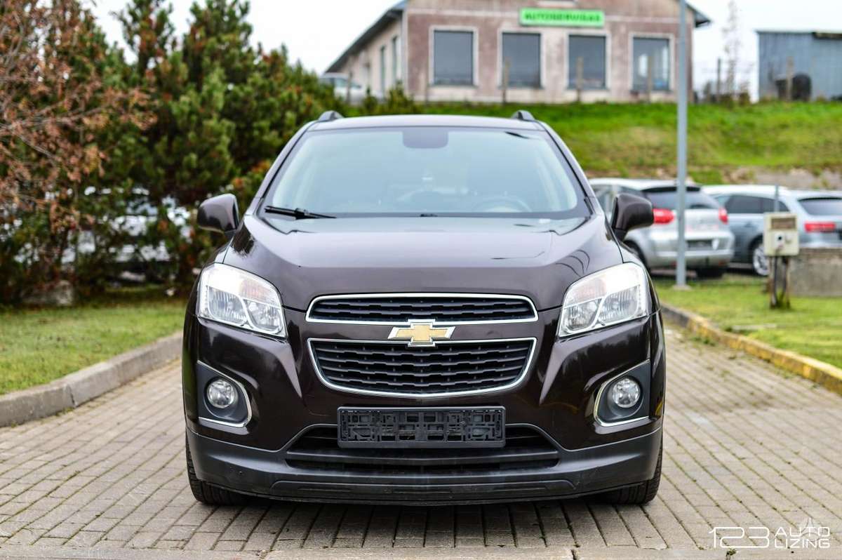 Chevrolet Trax 2013 — вигляд ззаду