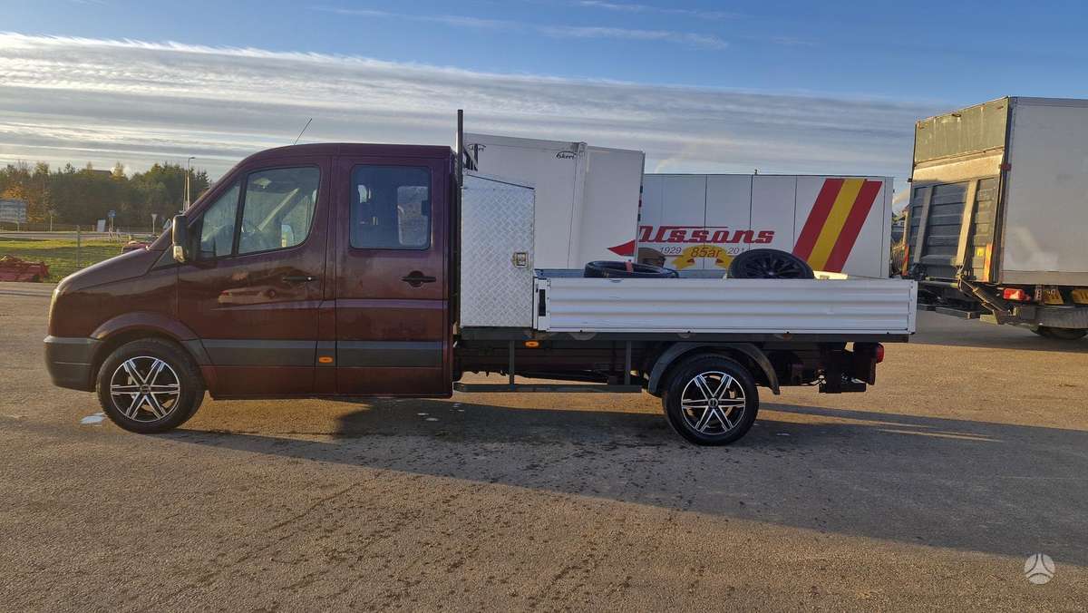 Volkswagen Crafter 2012 — photo 7
