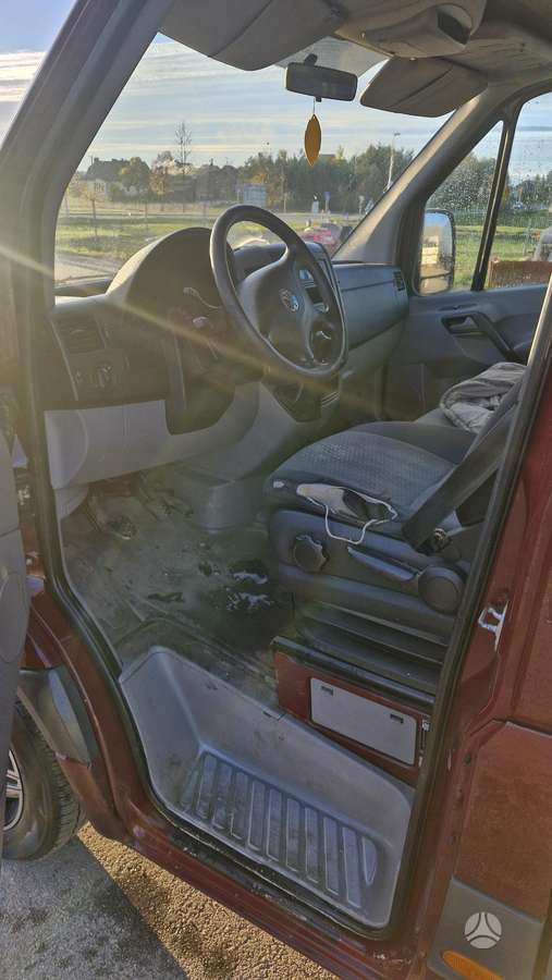 Volkswagen Crafter 2012 — photo 9