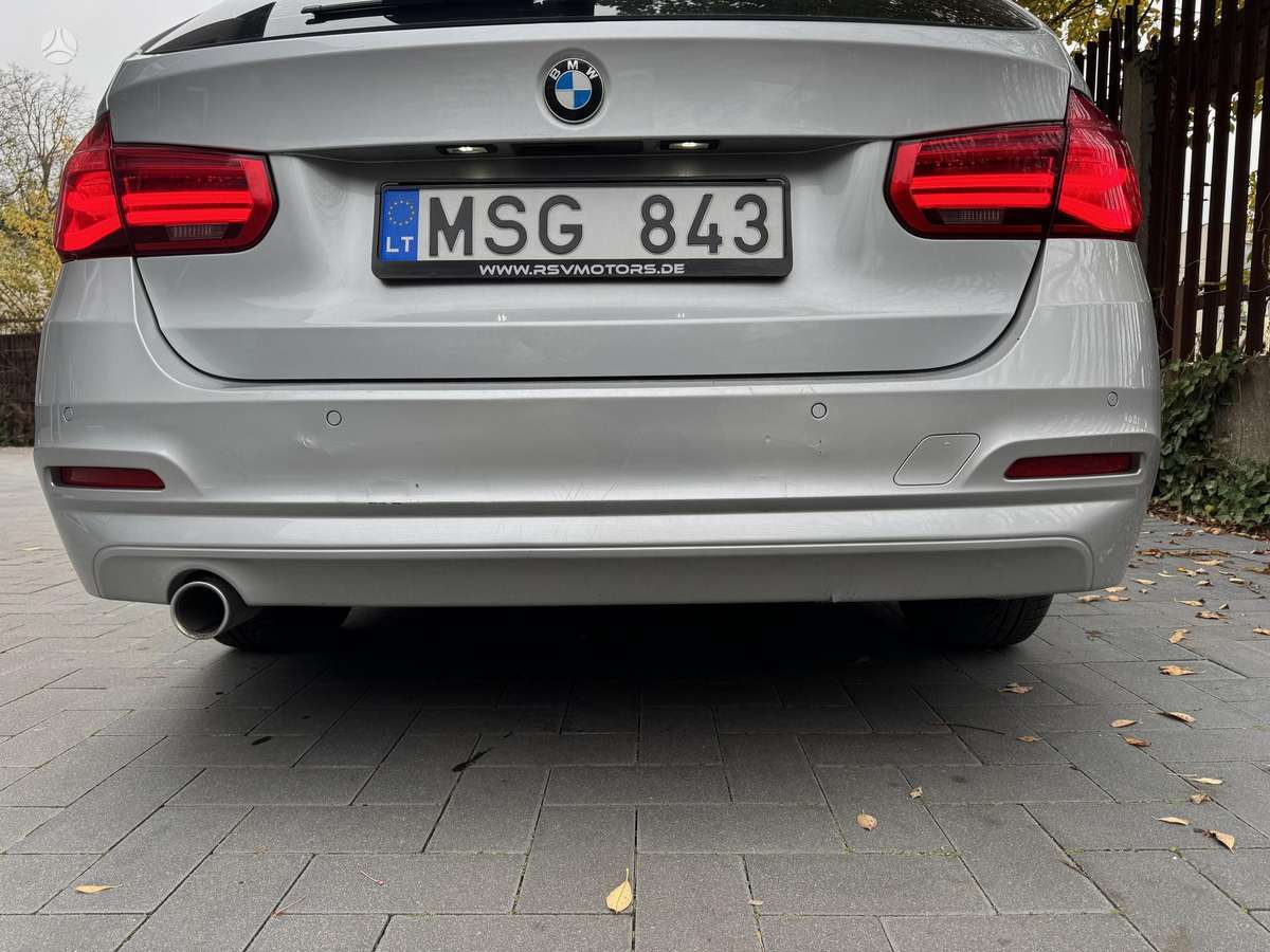 BMW 318 2015 — photo 10