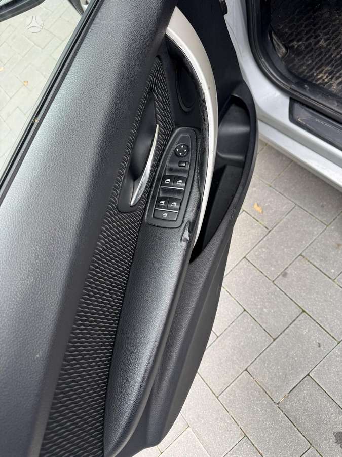 BMW 318 2015 — photo 11