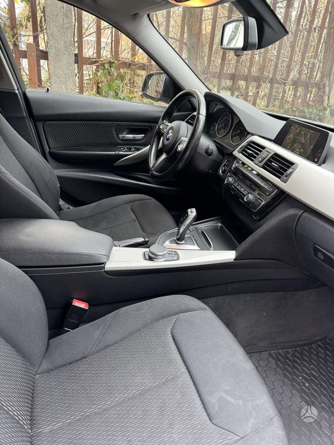BMW 318 2015 — photo 5