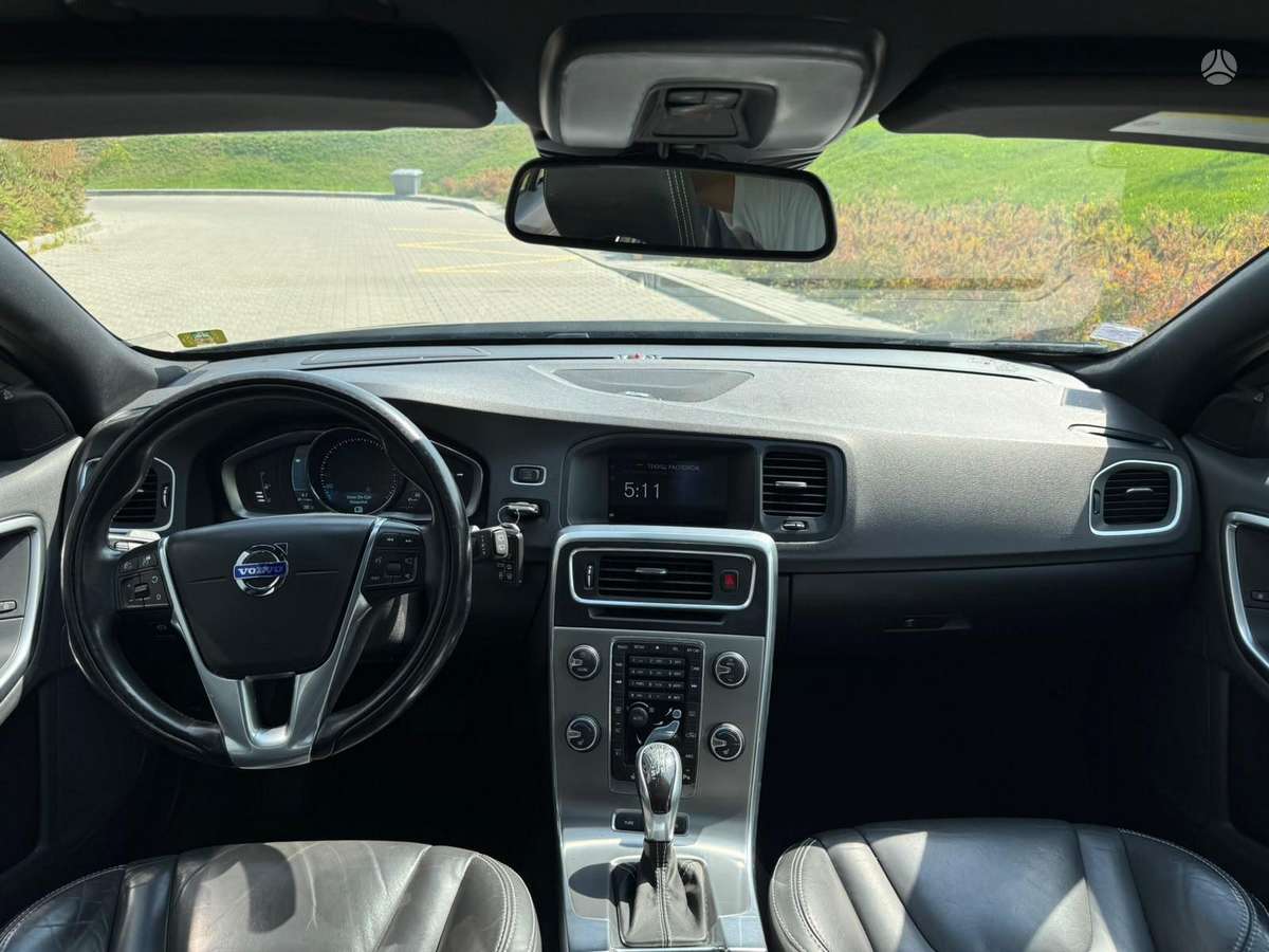 Volvo V60 2013 — photo 10