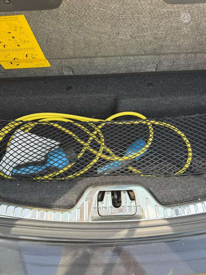 Volvo V60 2013 — photo 12