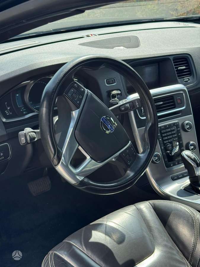 Volvo V60 2013 — photo 7