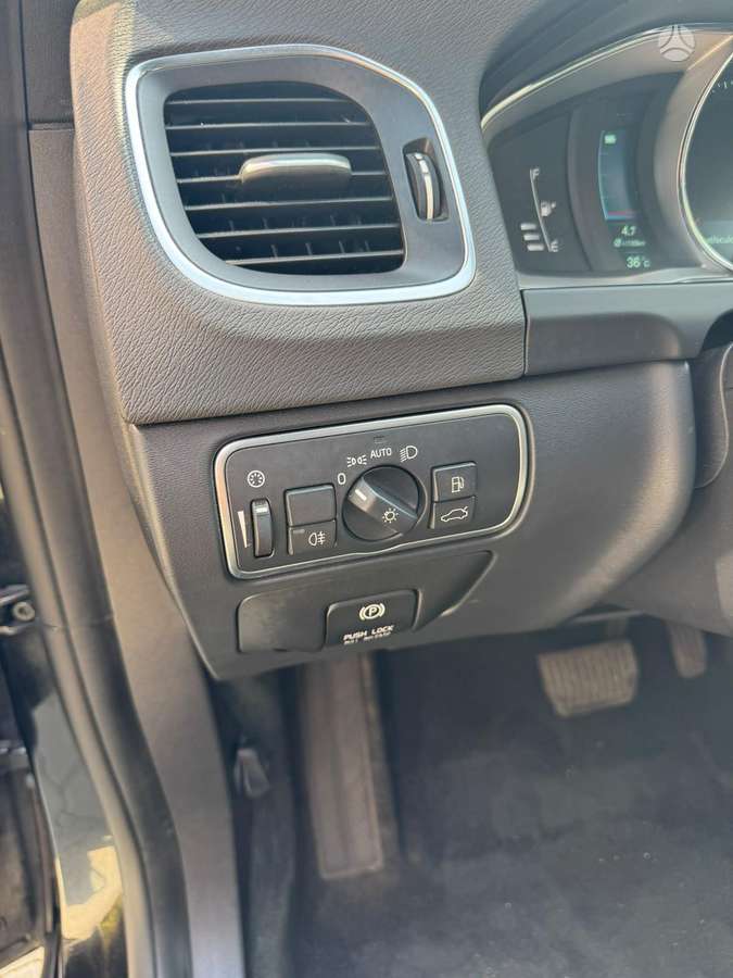 Volvo V60 2013 — photo 8