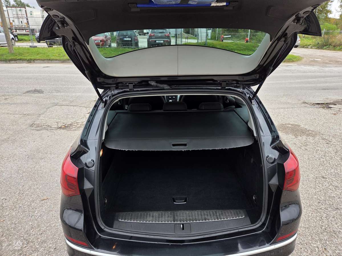 Opel Astra 2013 — photo 12