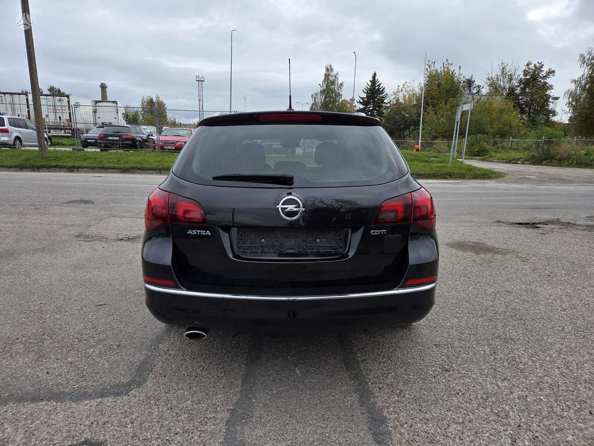 Opel Astra 2013 — photo 5
