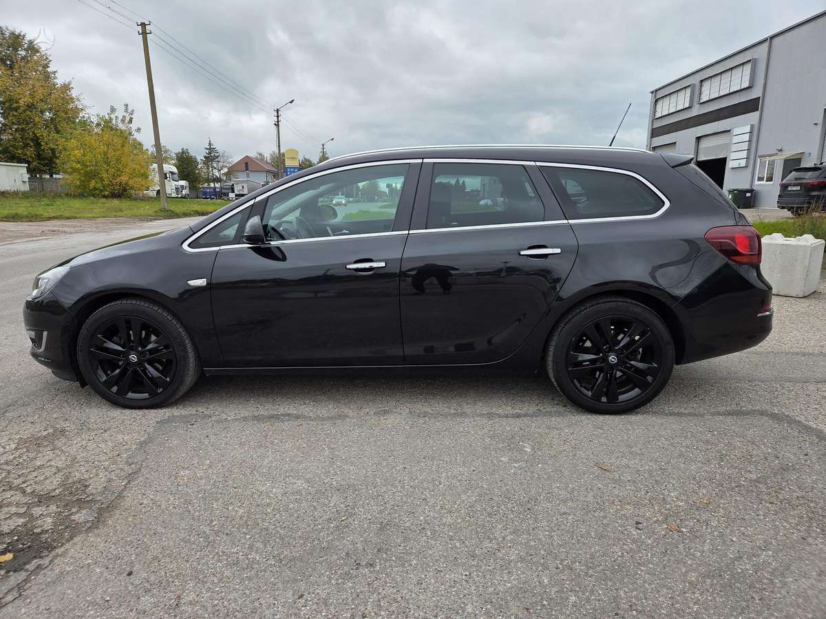 Opel Astra 2013 — photo 7