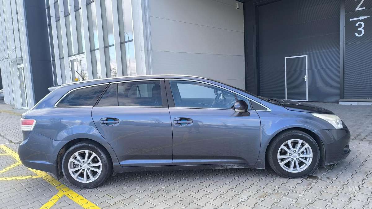 Toyota Avensis 2011 — двигун 2231 cm³, 150 HP (110kW)